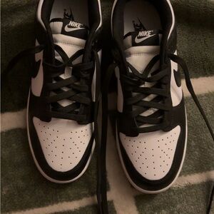Nike Men's Classic Black and White Sneakers